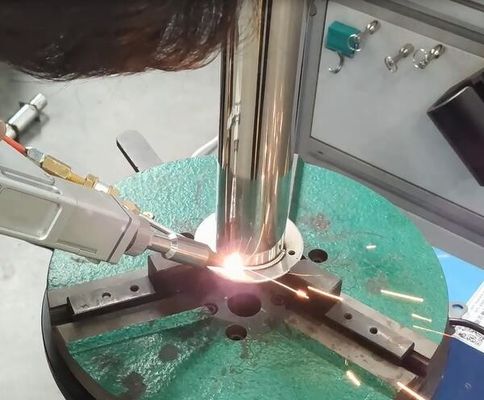 Metal SS 1000w 1500w 2000w Laser Welding Machine Purple Horn 3mm